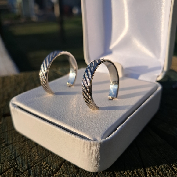 Silver Earrings - Picture 7 of 7